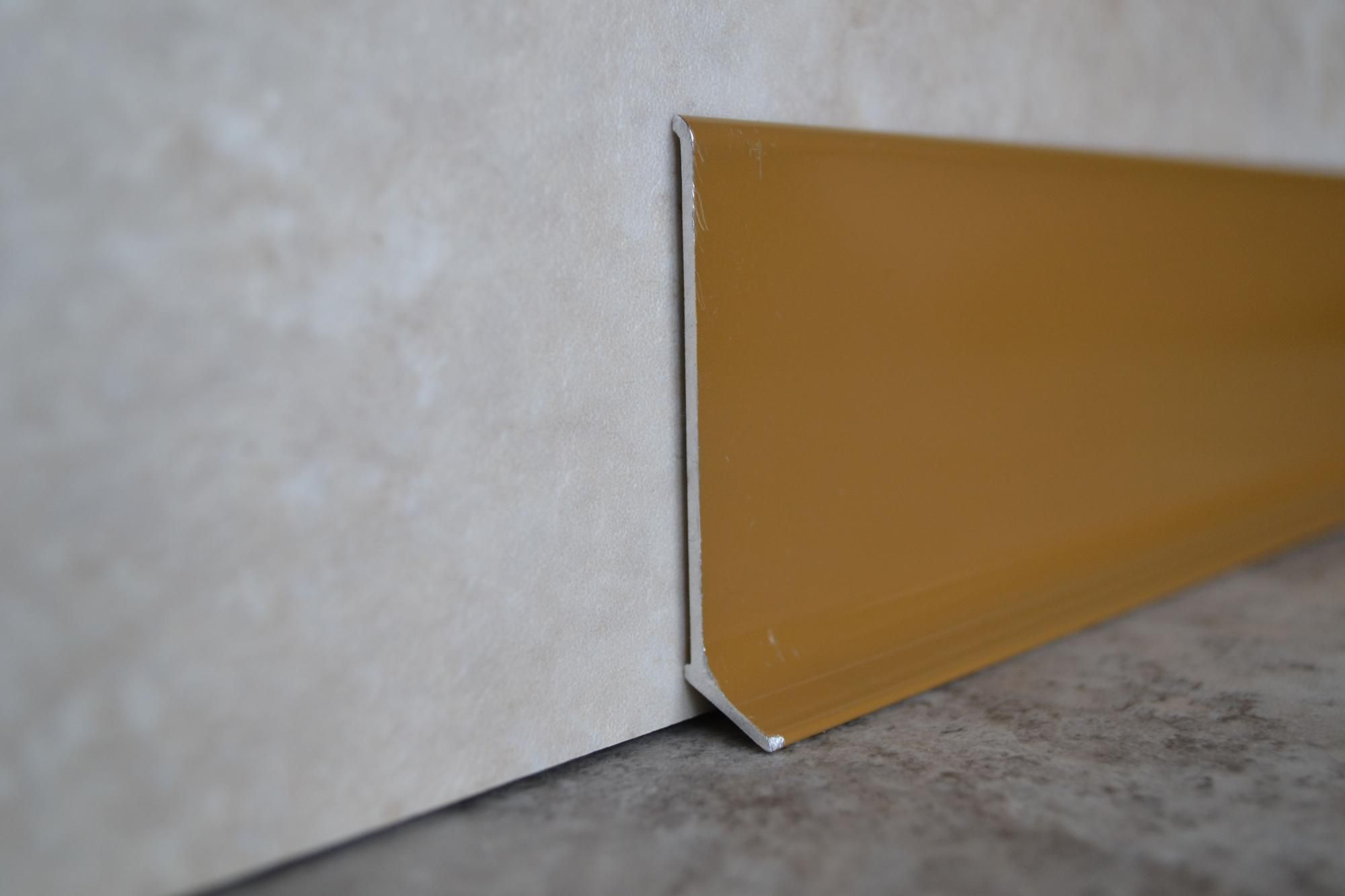 Плинтус алюминиевый L-образный золотой (2500*11*60 мм) — купить в Новосибирске