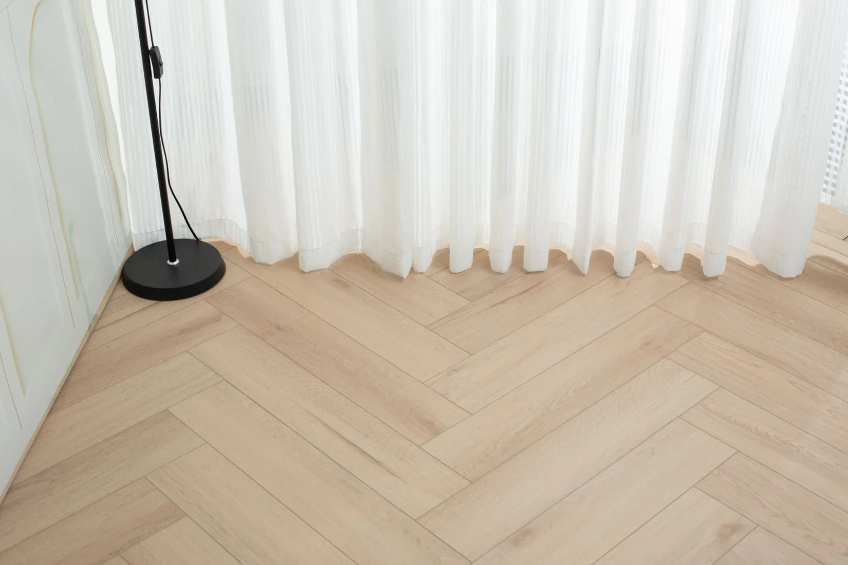 Плитка SPC "OneFloor" 3032 А,В  ЁЛКА (640*128*4 мм) — купить в Новосибирске