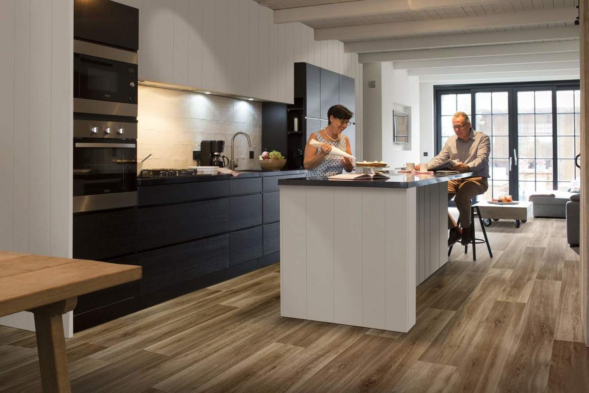 Замковая ПВХ плитка "Berry Alloc" Pureclick 55 LIME OAK 966D (204*1326*5 мм) — купить в Новосибирске