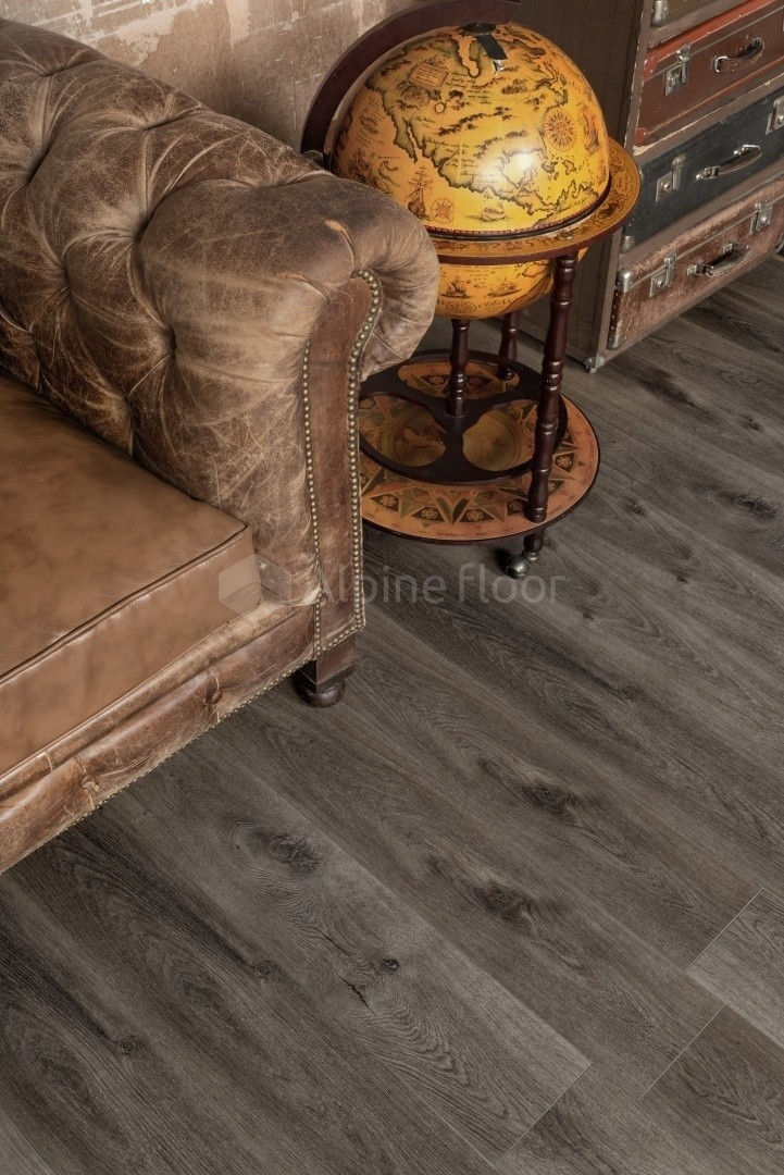 Замковая ПВХ плитка "Alpine Floor" Дуб торфяной  (1524*180*8мм) — купить в Новосибирске