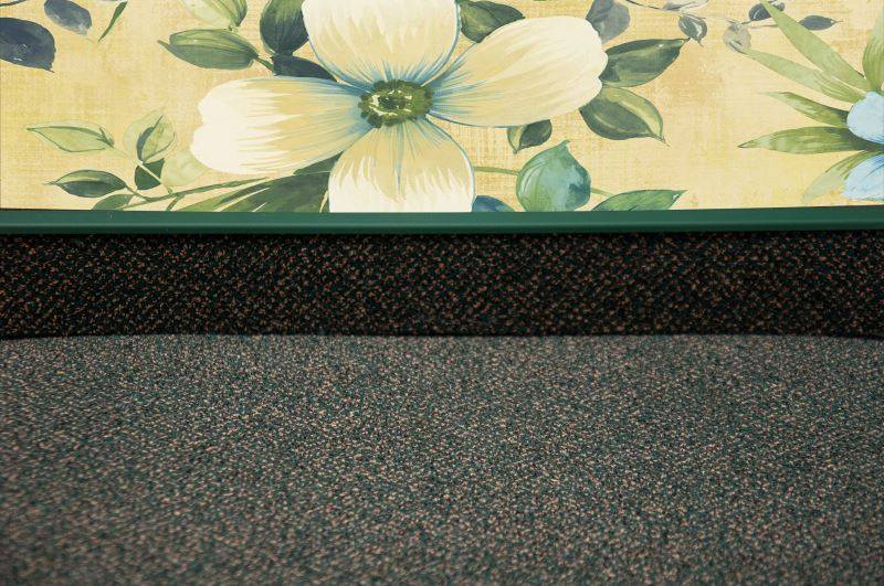 Плинтус для ковролина "Korner" Listwa зеленый (2500*13,8*50 мм) — купить в Новосибирске