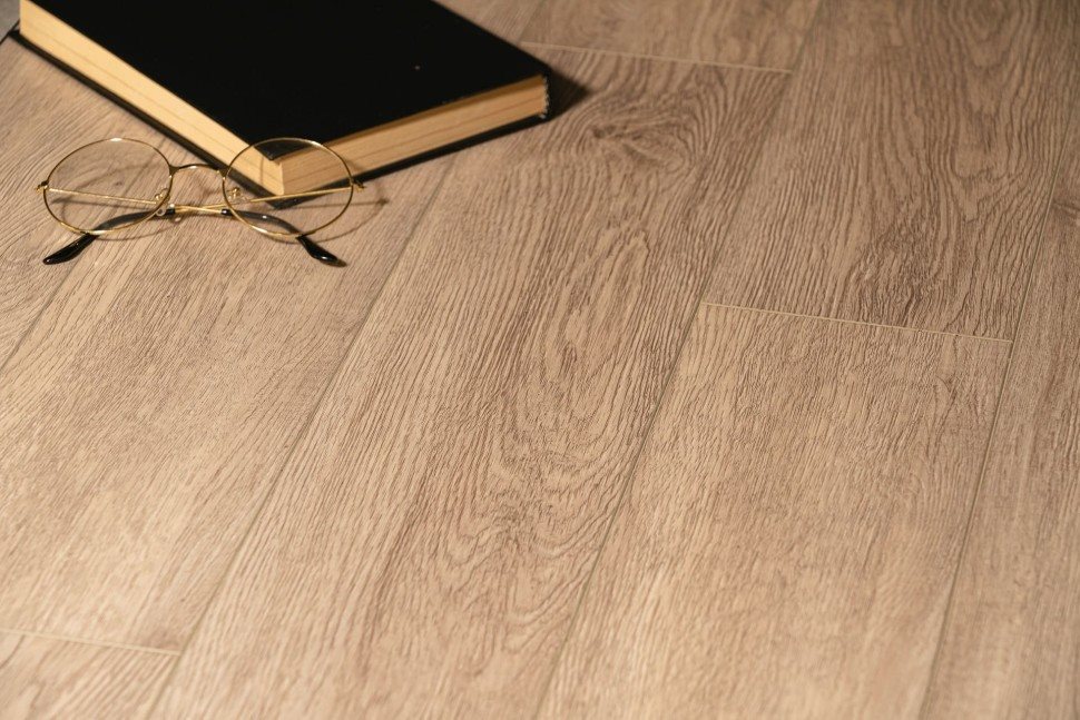 Виниловый ламинат "Bonkeel" Style Дуб Гарднер (1200*125*4 мм) — купить в Новосибирске