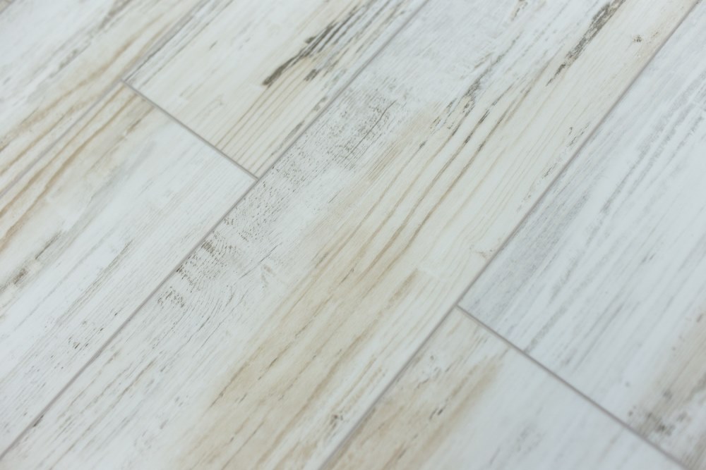 Замковая ПВХ плитка "Art Tile" Берёза Прованс (1220*152*5 мм) — купить в Новосибирске